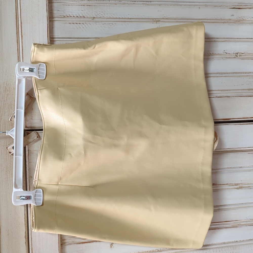 Abercrombie & Fitch Cream Mini Skirt
